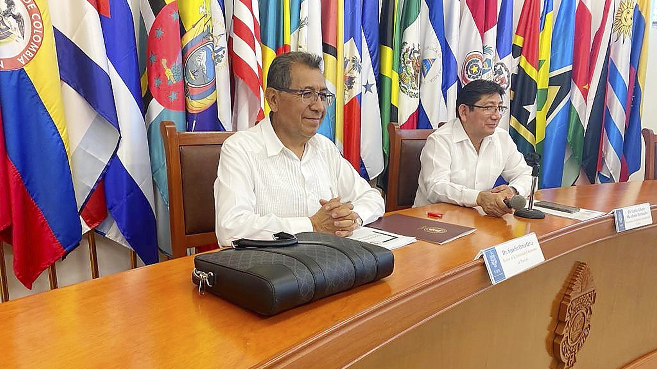 Presentó Rector de la UATx Doctorado en Derecho y Argumentación Jurídica en la Universidad Autónoma de Yucatán