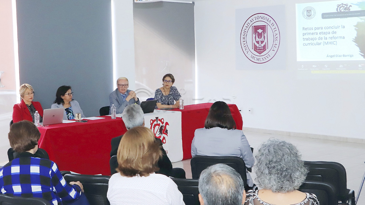 Concluye UATx primera etapa de la revitalización de su modelo educativo