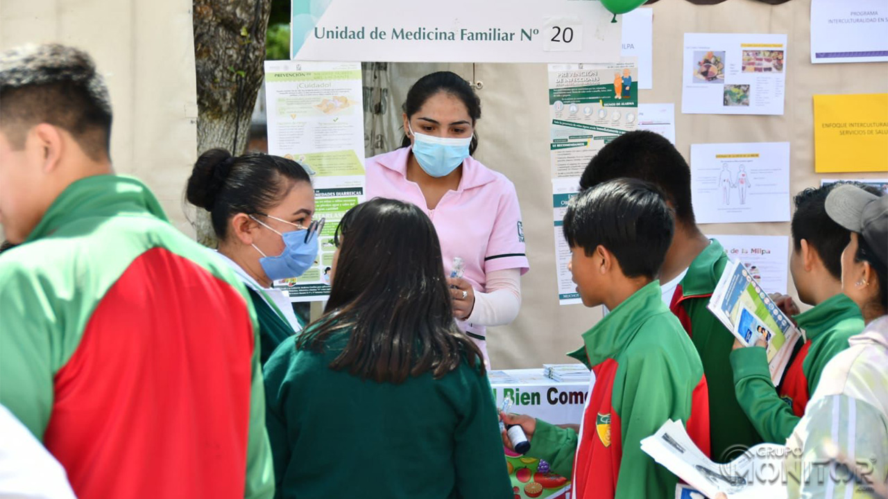 Con trabajo en equipo se benefician las familias de Huamantla en atención a la salud: Salvador Santos