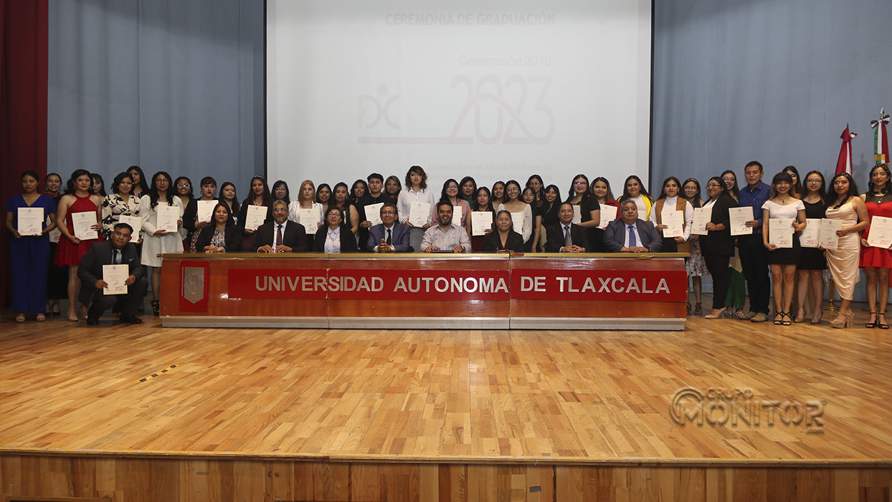 Culminan estudios en la Facultad de Ciencias para el Desarrollo Humano de la UATx