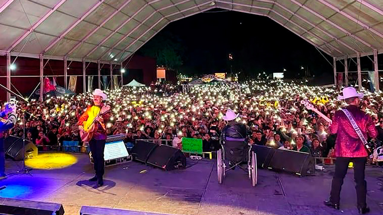 Desbordan visitantes y familias de Huamantla el recinto ferial en el penúltimo fin de semana de la feria