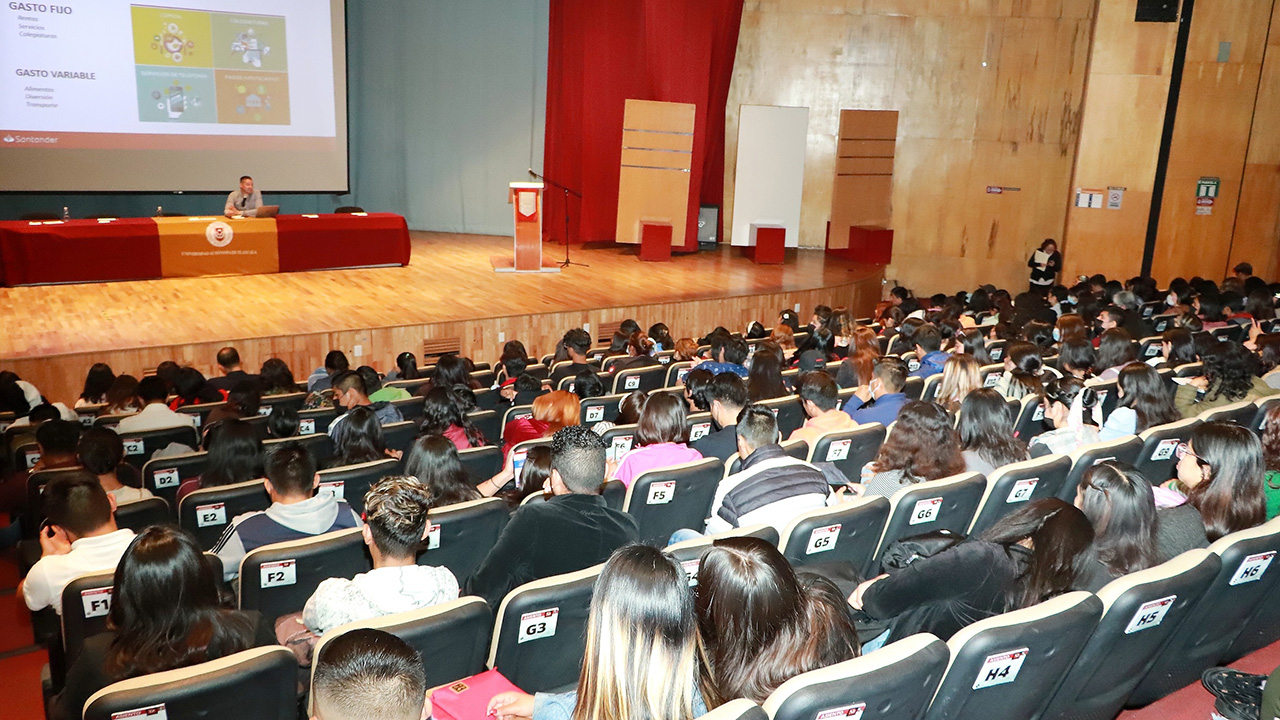 Realiza UATx jornada para la educación financiera