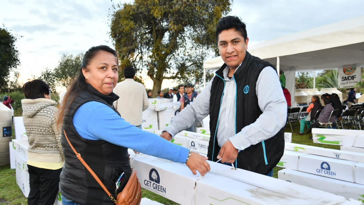 Entrega Salvador Santos Cedillo apoyos en beneficio de más de 100 familias de Altamira