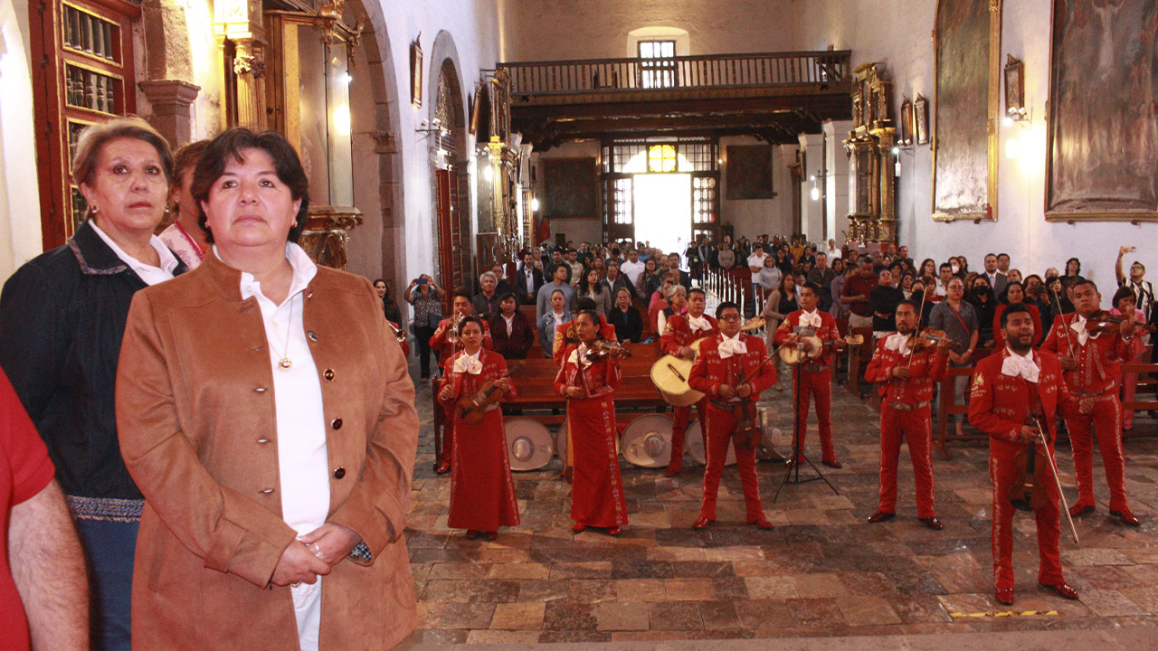 Tlaxcala Capital está de fiesta, celebran a ritmo de mariachi, mañanitas a la Ciudad