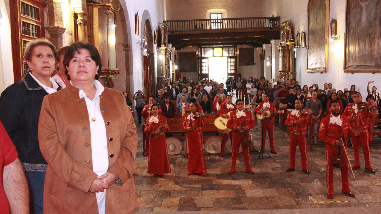 Tlaxcala Capital está de fiesta, celebran a ritmo de mariachi, mañanitas a la Ciudad