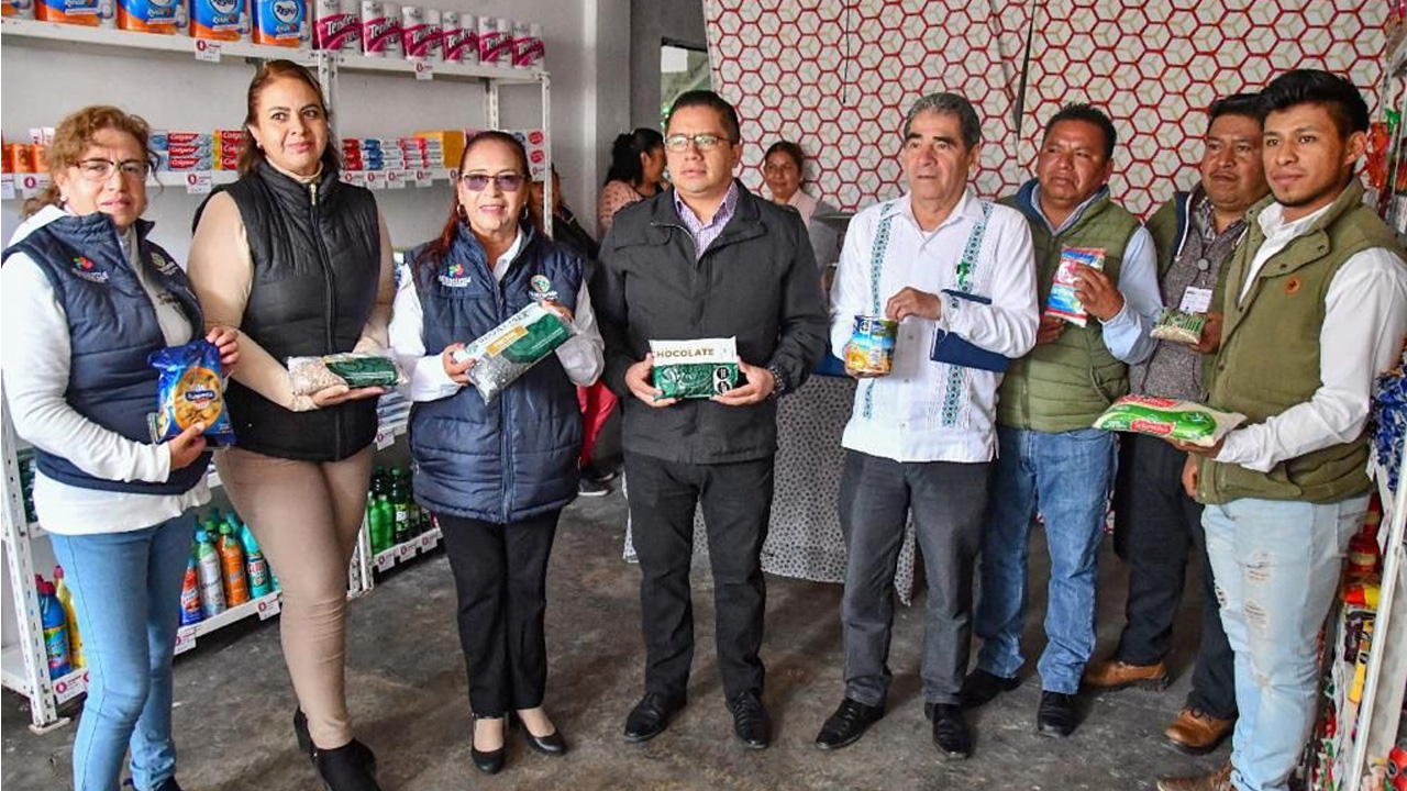 Reapertura ayuntamiento de Huamantla y Diconsa dos tiendas comunitarias en Santa María Yancuitlalpan y San Sebastián