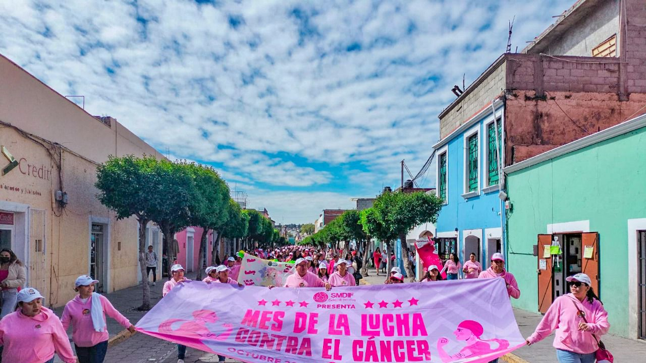 Participa el DIF municipal de Huamantla en la “camina rosa” en la capital del estado