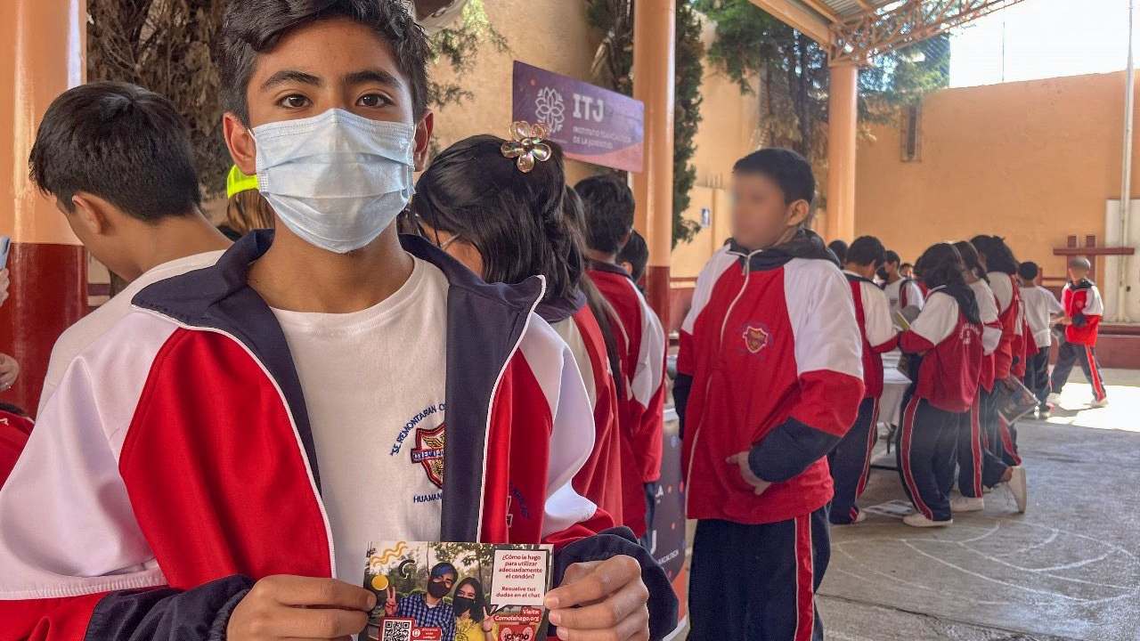 Participan estudiantes de Huamantla en la caravana transversal de servicios para la juventud