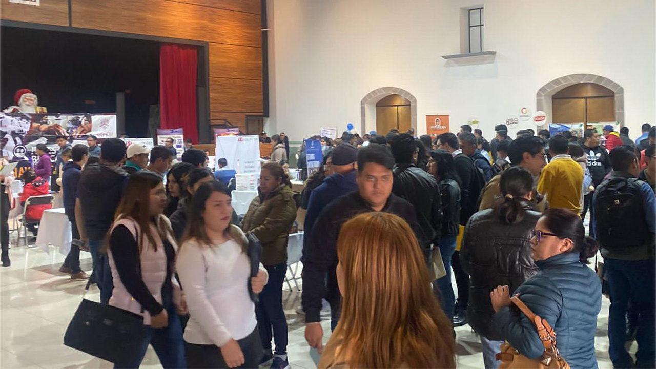 Con éxito la primera feria del empleo en Huamantla