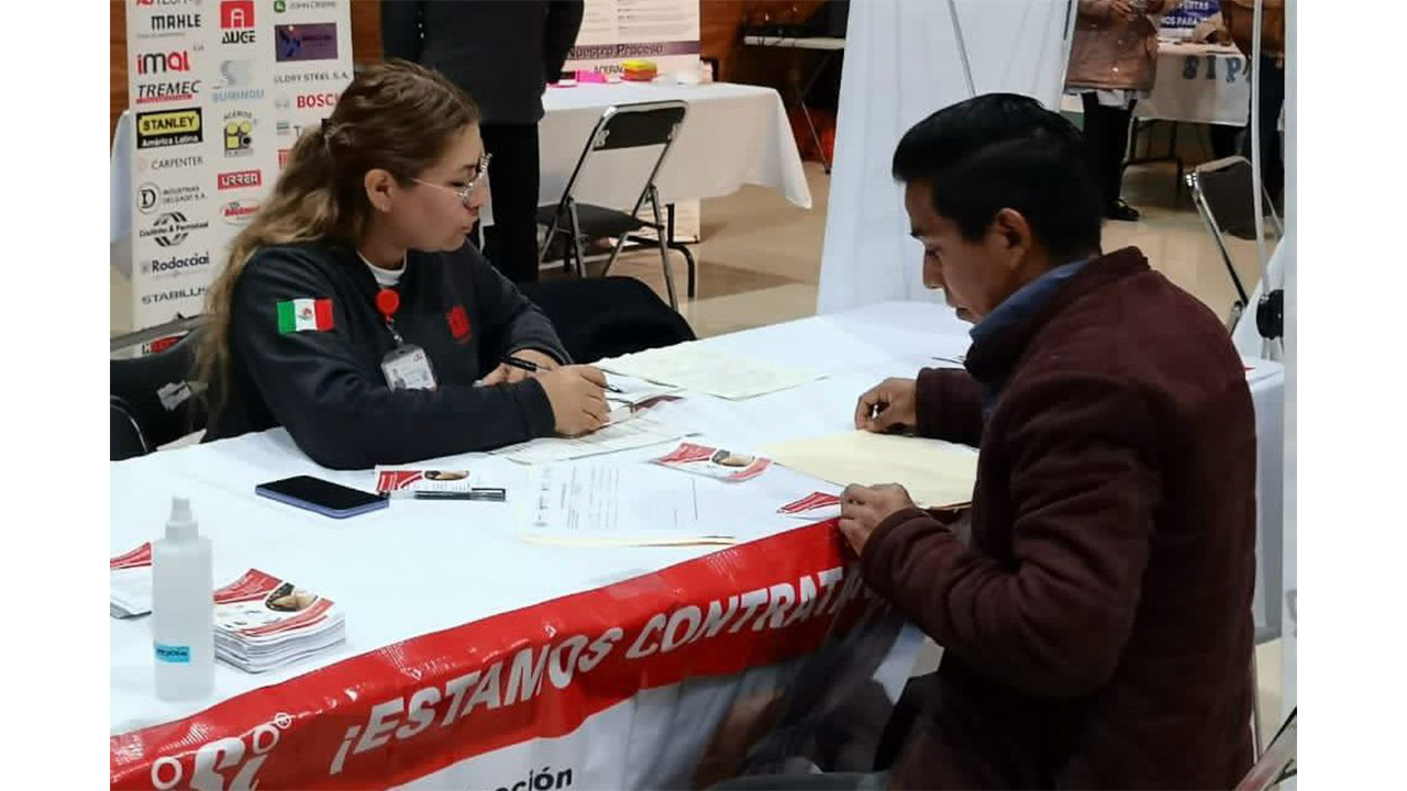 CON GRAN ÉXITO SE LLEVA A CABO LA PRIMERA FERIA DE EMPLEO EN HUAMANTLA