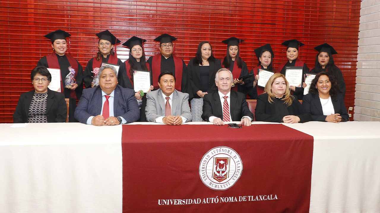 Graduó UATx tercera generación de especialistas en enfermería perinatal