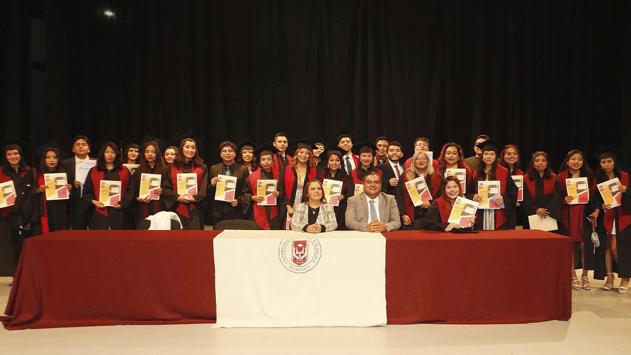 Graduó UATx a estudiantes de licenciatura y maestría de Trabajo Social, Sociología y Psicología