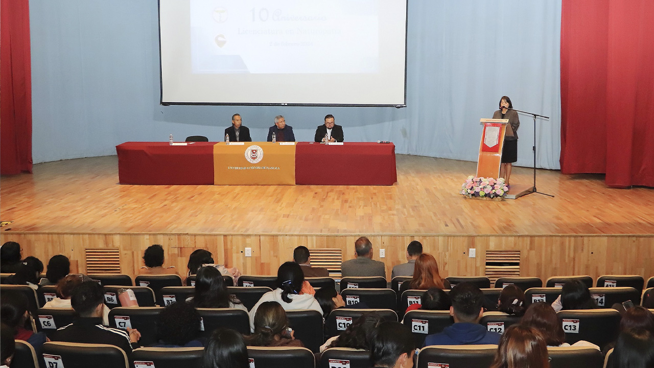 Celebró UATx décimo aniversario de Naturopatía