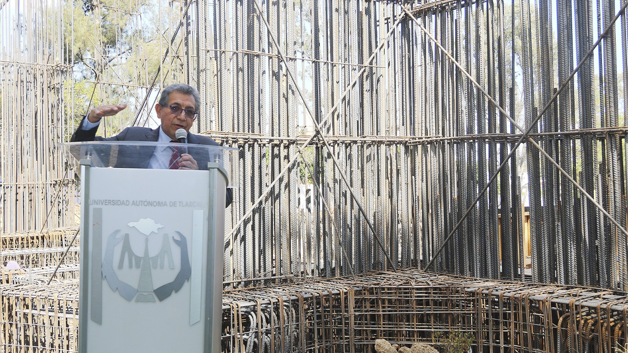 Presenta UATx avances en la construcción de la Torre de Rectoría