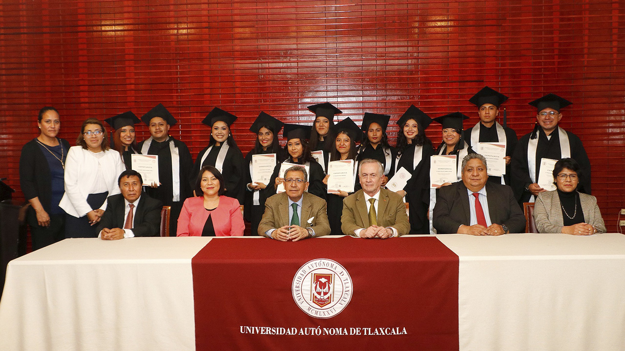 Culminan estudiantes de Nutrición en la UATx