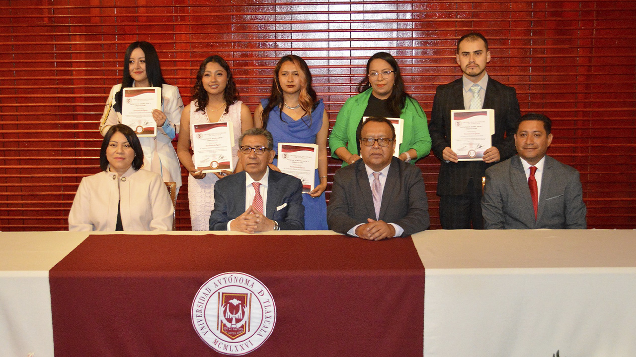 Culminaron estudios especialistas en diseño del espacio interior en la UATx