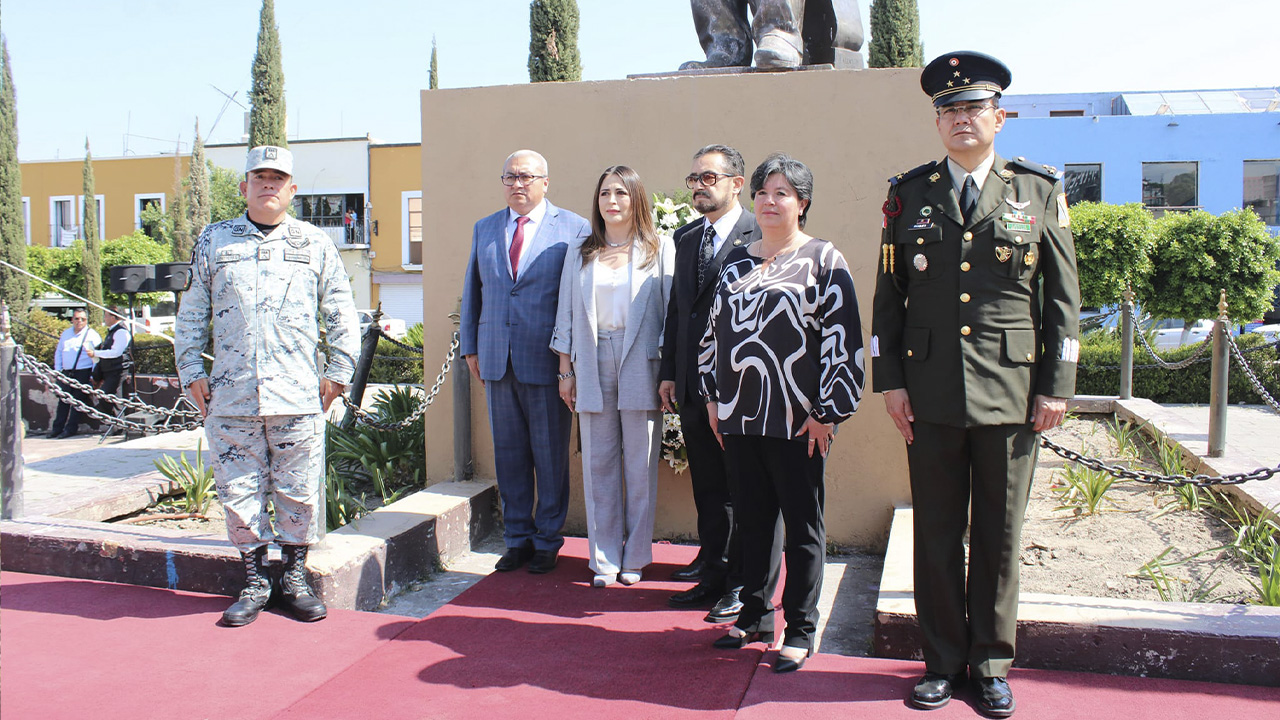 Alcaldesa capitalina acude a ceremonia de natalicio de Benito Juárez