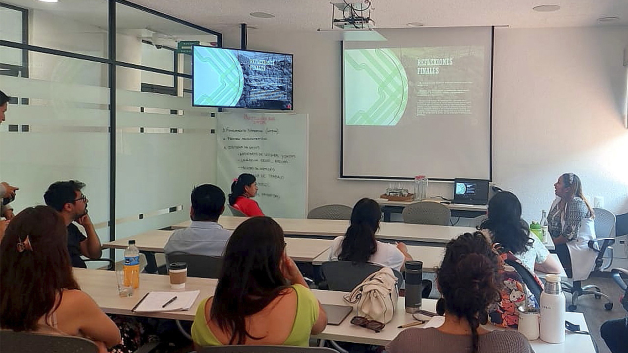Estudiante de la UATx participó en Congreso Nacional de Ciencias Sociales