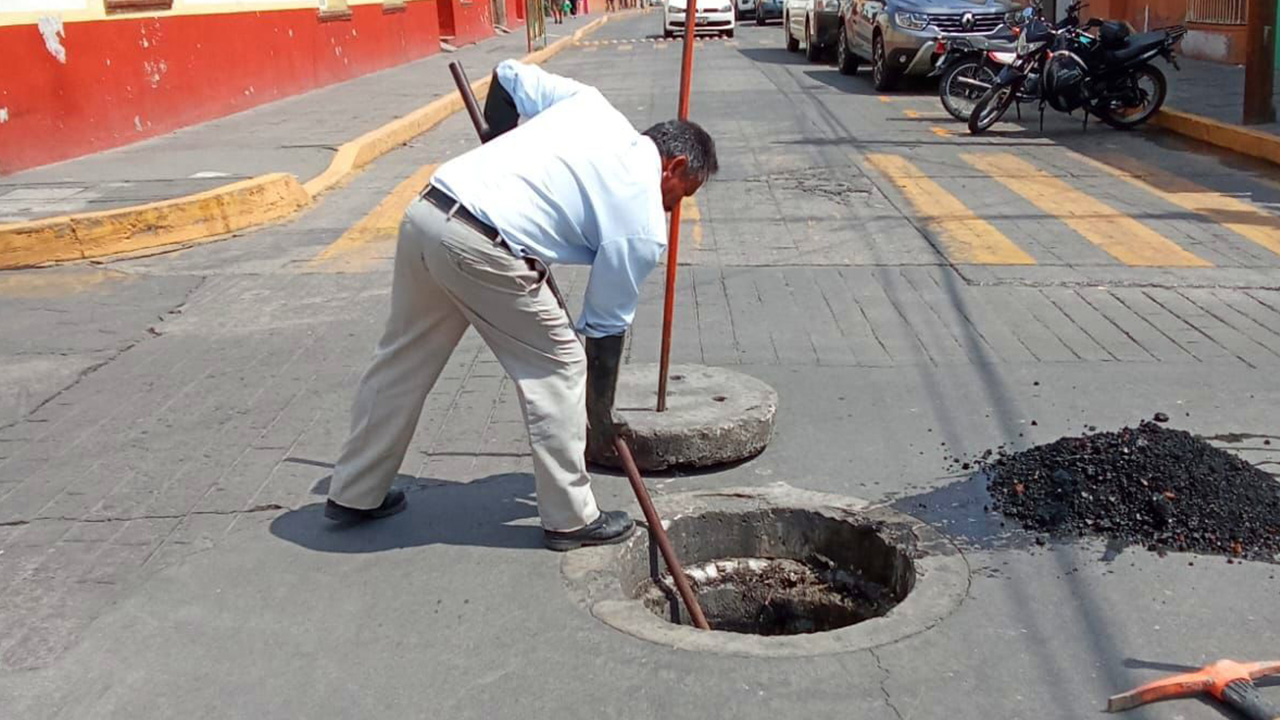 Realiza CAPAMH mantenimiento preventivo a red de drenaje en Huamantla por temporada de lluvia