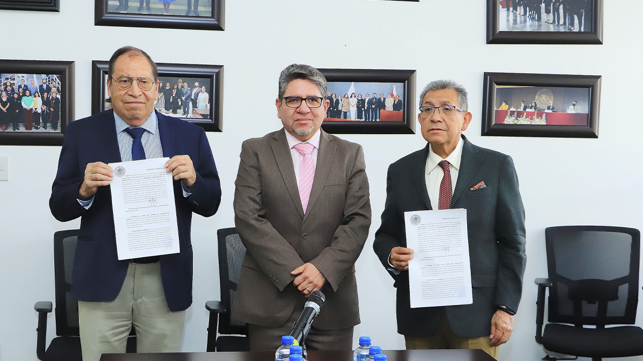 Firman UATx y STUAT contrato colectivo de trabajo