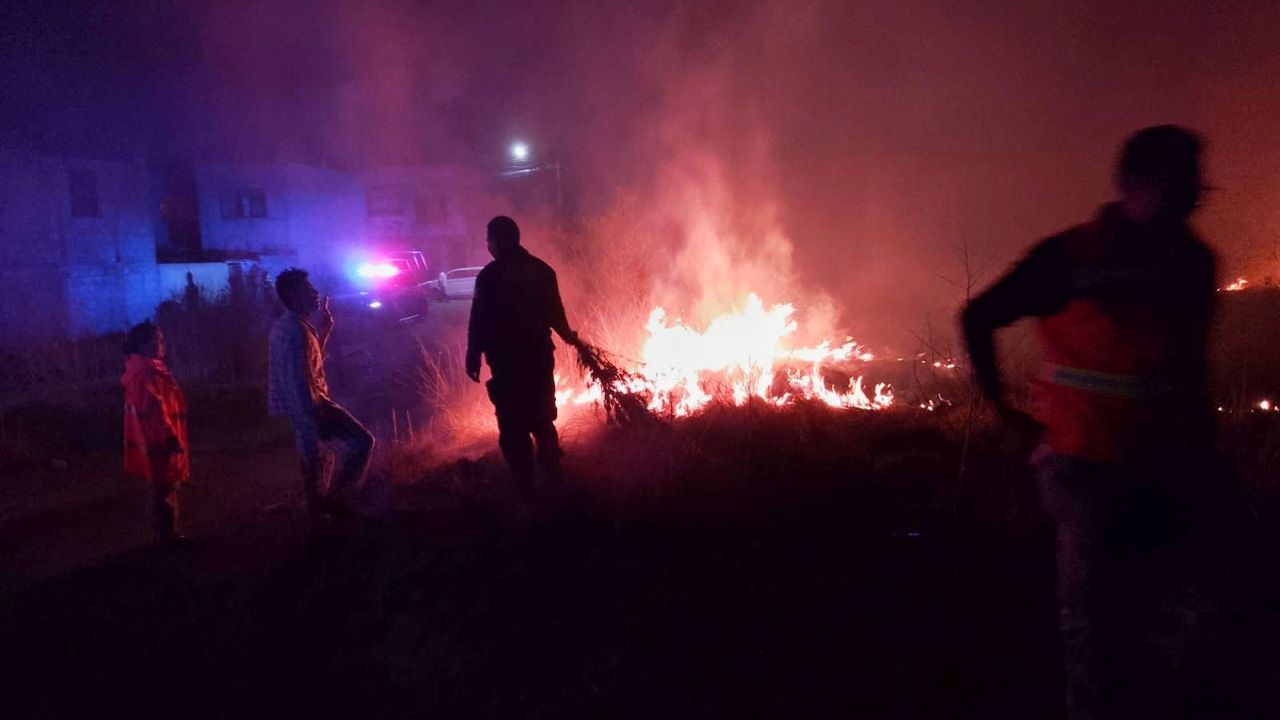 Controla coordinación de protección civil de Huamantla dos incendios