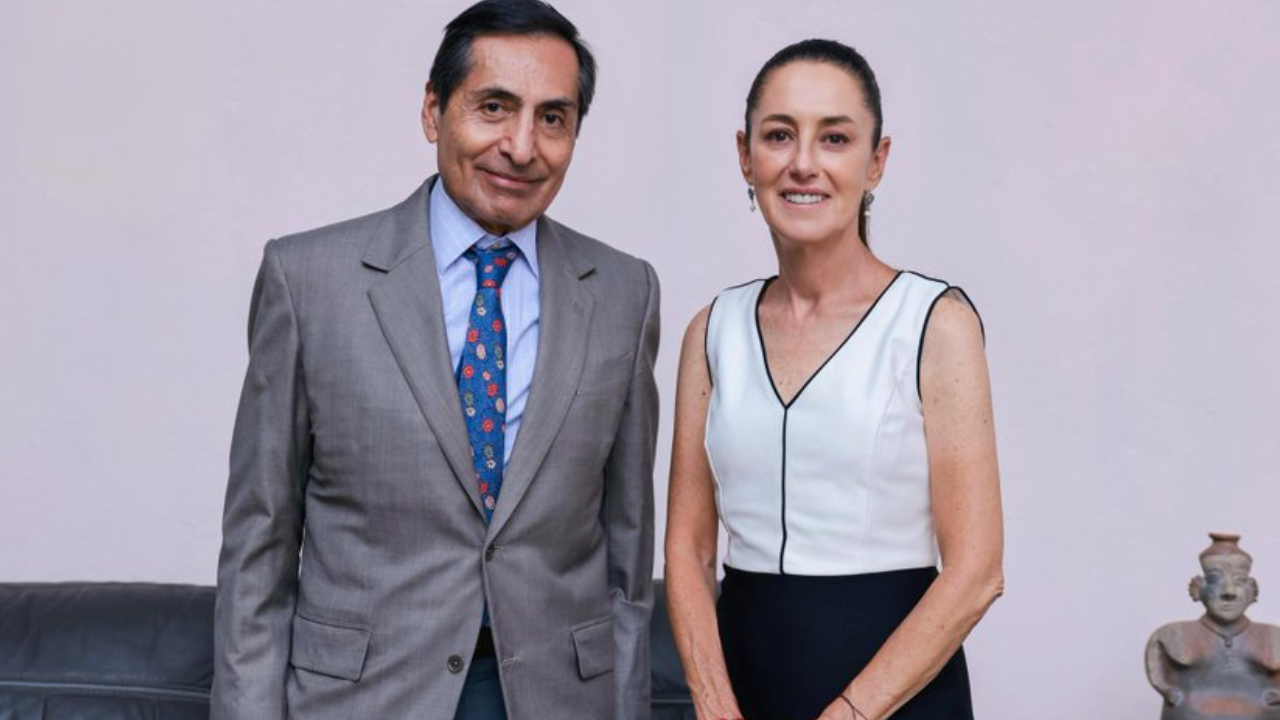 Claudia Sheinbaum ratifica la línea económica presentada por Rogelio Ramírez de la O