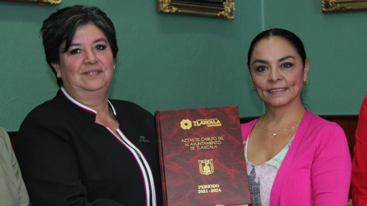 Entrega el ayuntamiento de Tlaxcala actas de cabildo al archivo general del estado