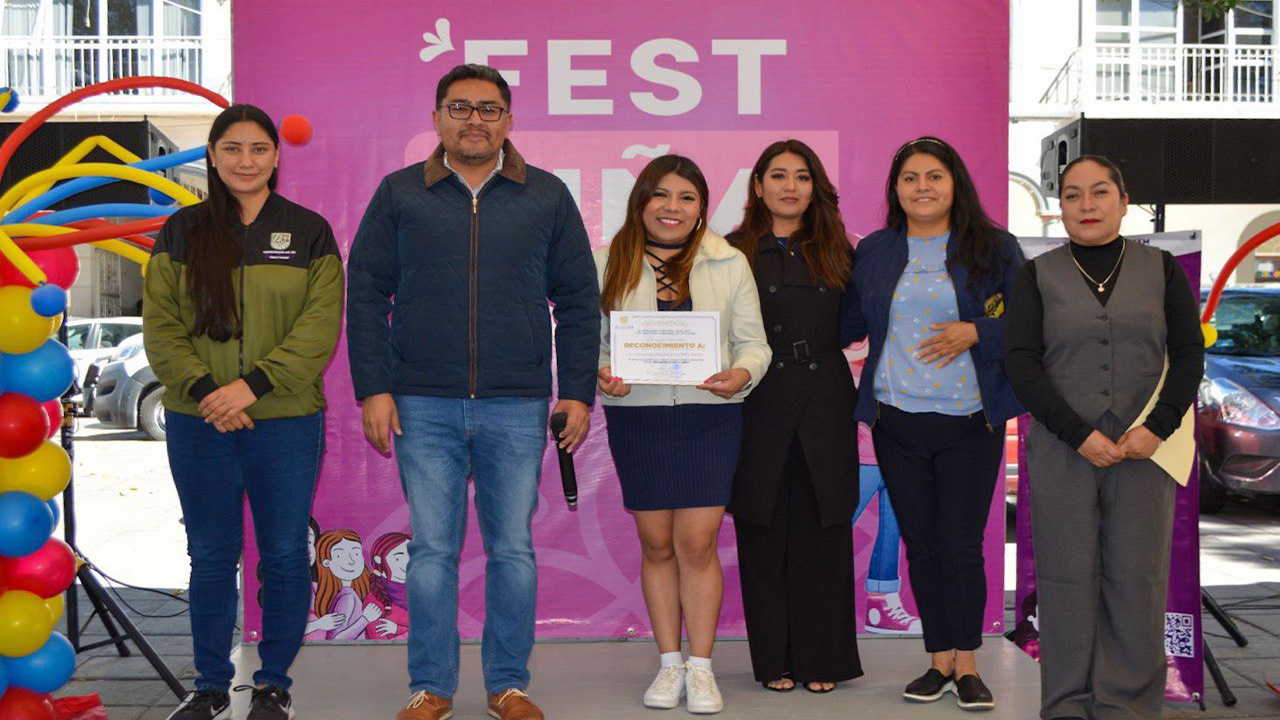Gran éxito del "1er Niña Fest" en el zócalo municipal de Zacatelco.