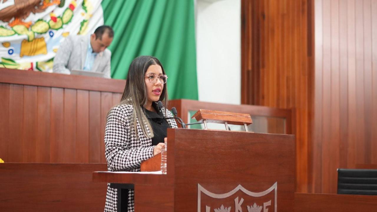 Presenta diputada Anel Martínez iniciativa para tipificar el acecho como delito en Tlaxcala