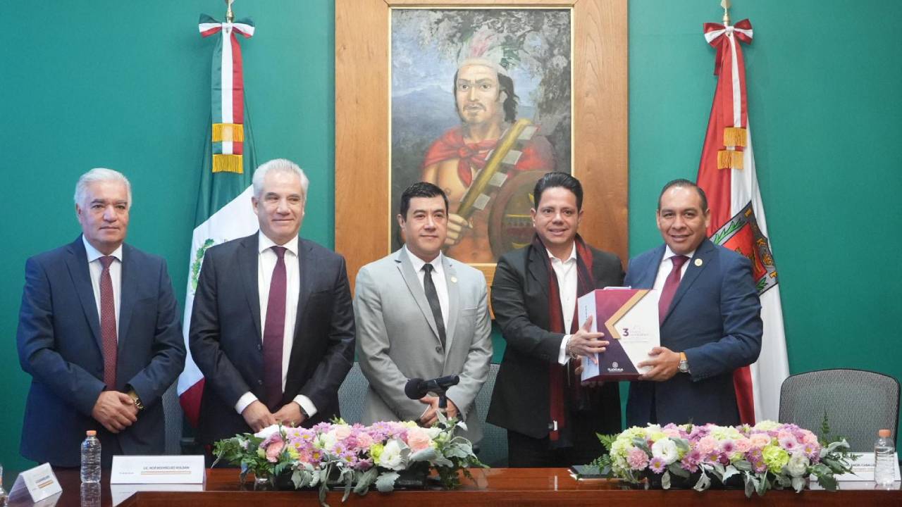 Recibe Congreso de Tlaxcala Tercer Informe de Gobierno