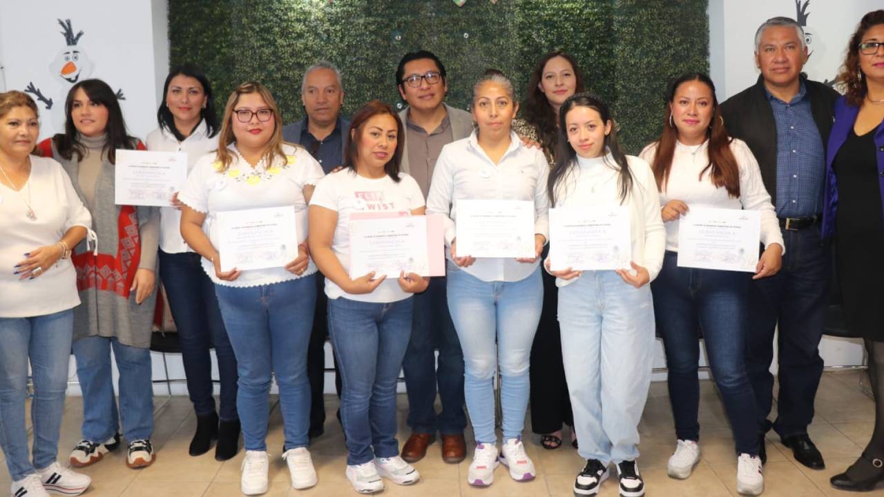 Benjamín Atonal Conde impulsa la capacitación y emprendimiento de las mujeres