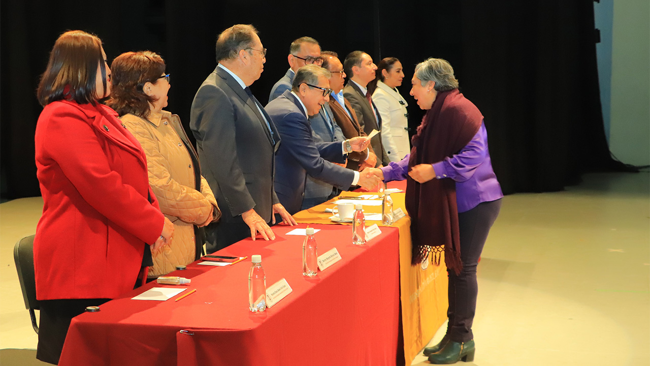 Preside Rector de la UATx  entrega de  Estímulos a la Permanencia por Habilitación Académica a mil 422 profesores