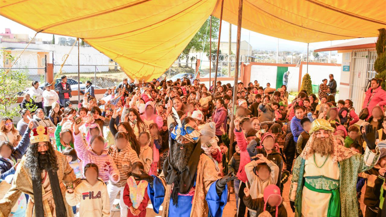 Lleva Chava Santos segunda jornada mágica de día Reyes hasta comunidades de Huamantla cercanas a las faldas de la Malinche