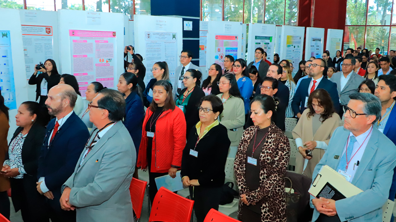 Estudiantes de Posgrado de Ciencias de la Salud UATx presentan avances de investigación