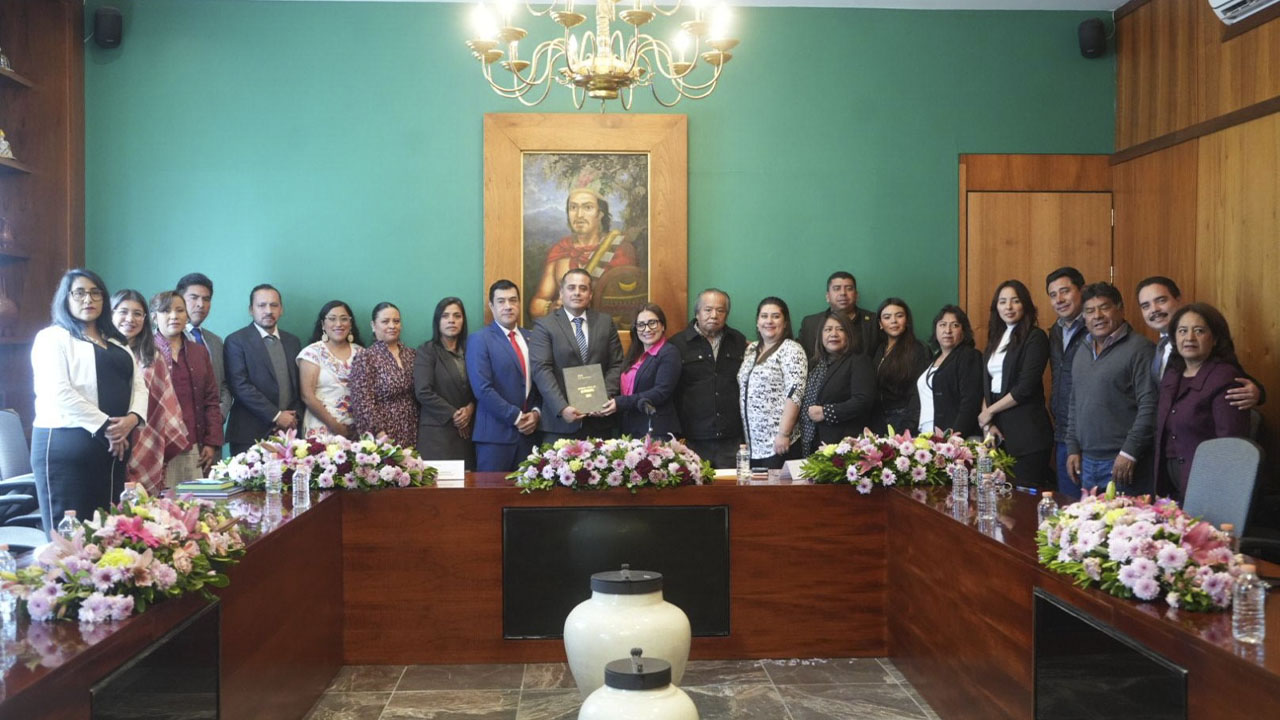 Reciben legisladores Informe Anual de Actividades del Instituto Tlaxcalteca de Elecciones