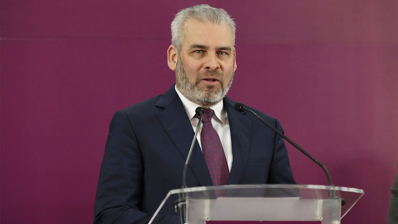 Bedolla afirma que la planta de secado de leche en Jiquilpan generará más de 400 empleos.