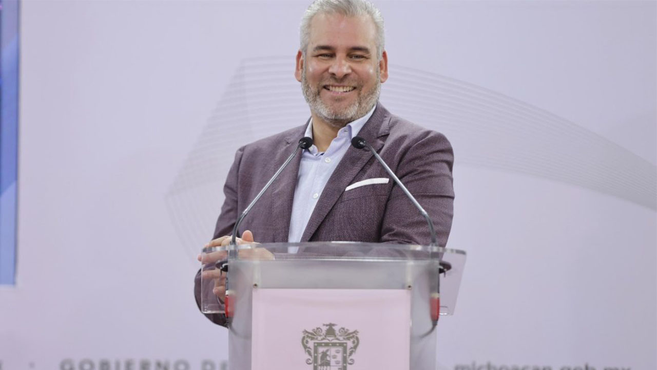 Este año se dará inicio a la construcción de dos hospitales en Morelia, afirmó Bedolla.