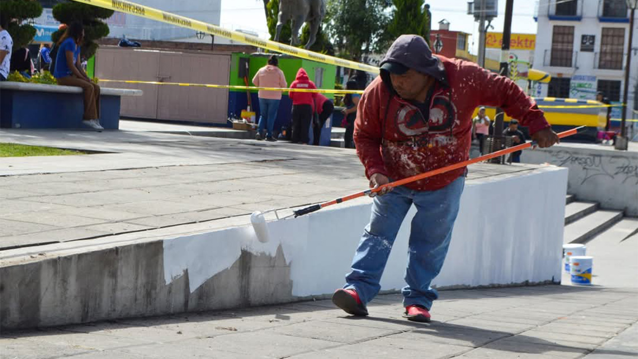Gobierno Municipal de Zacatelco inicia rehabilitación y mantenimiento del parque