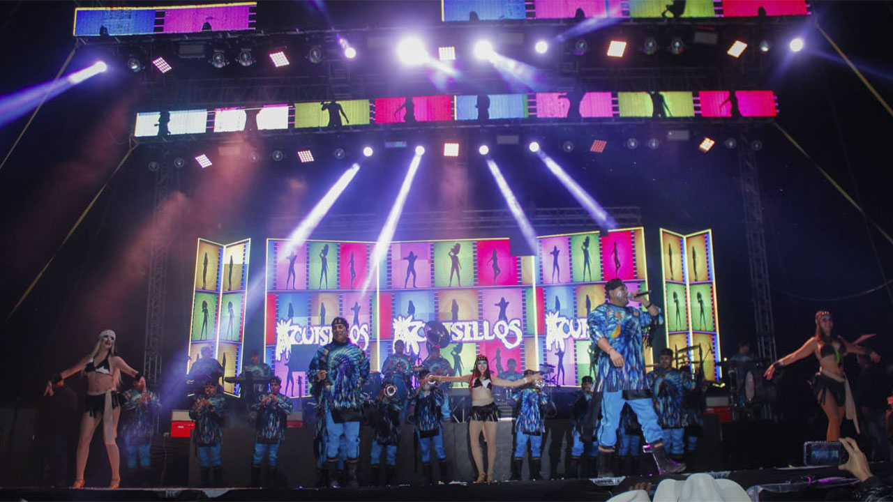 Más de 30,000 personas abarrotan a Banda Cuisillos en el gran cierre de la Feria de Zacatelco 2025