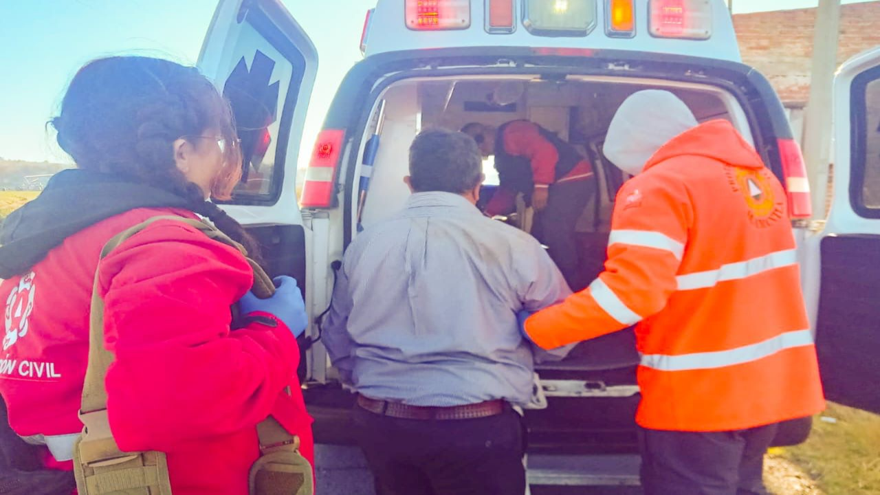 Policía y protección civil de Huamantla recuperan auto con reporte de robo y auxilian a conductor
