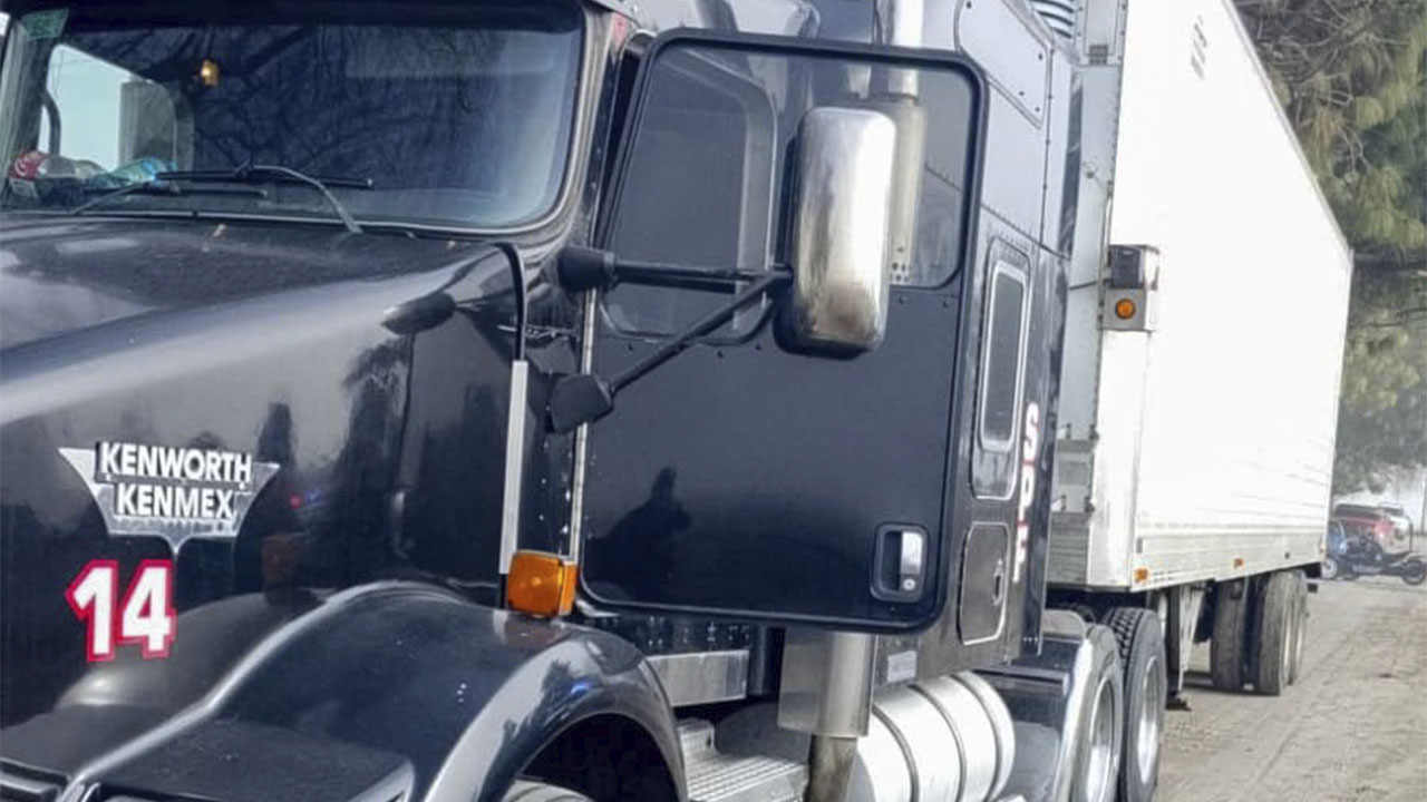 Policía Municipal de Huamantla frustra robo de un tráiler y recupera otro más