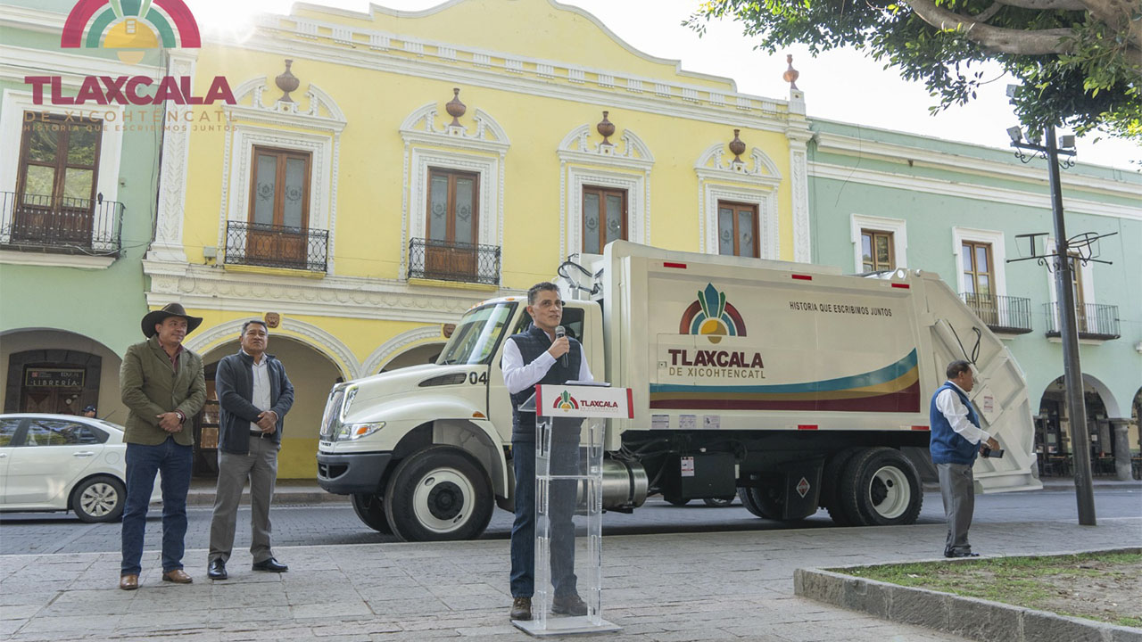 Entrega Alfonso Sánchez García segundo camión rehabilitado integralmente para fortalecer el servicio de limpia