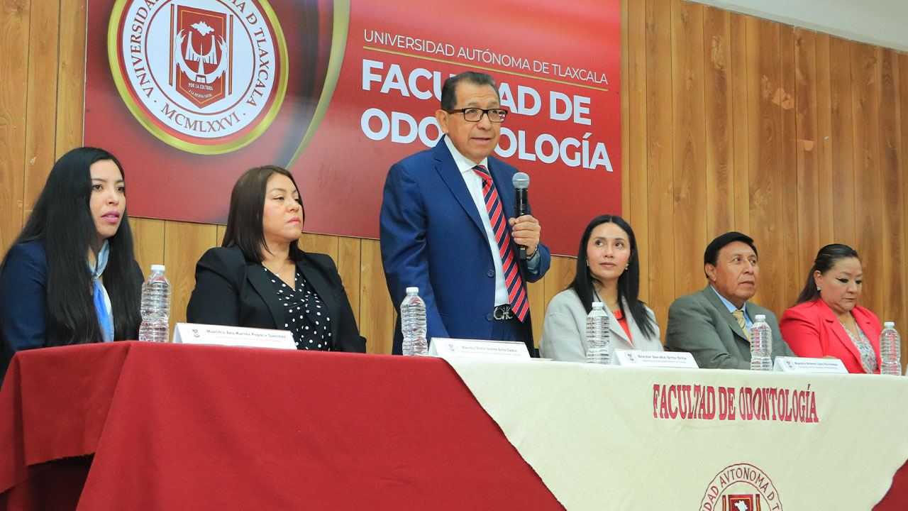 Inaugura Rector de la UATx la Clínica de Cirugía Bucal en Odontología