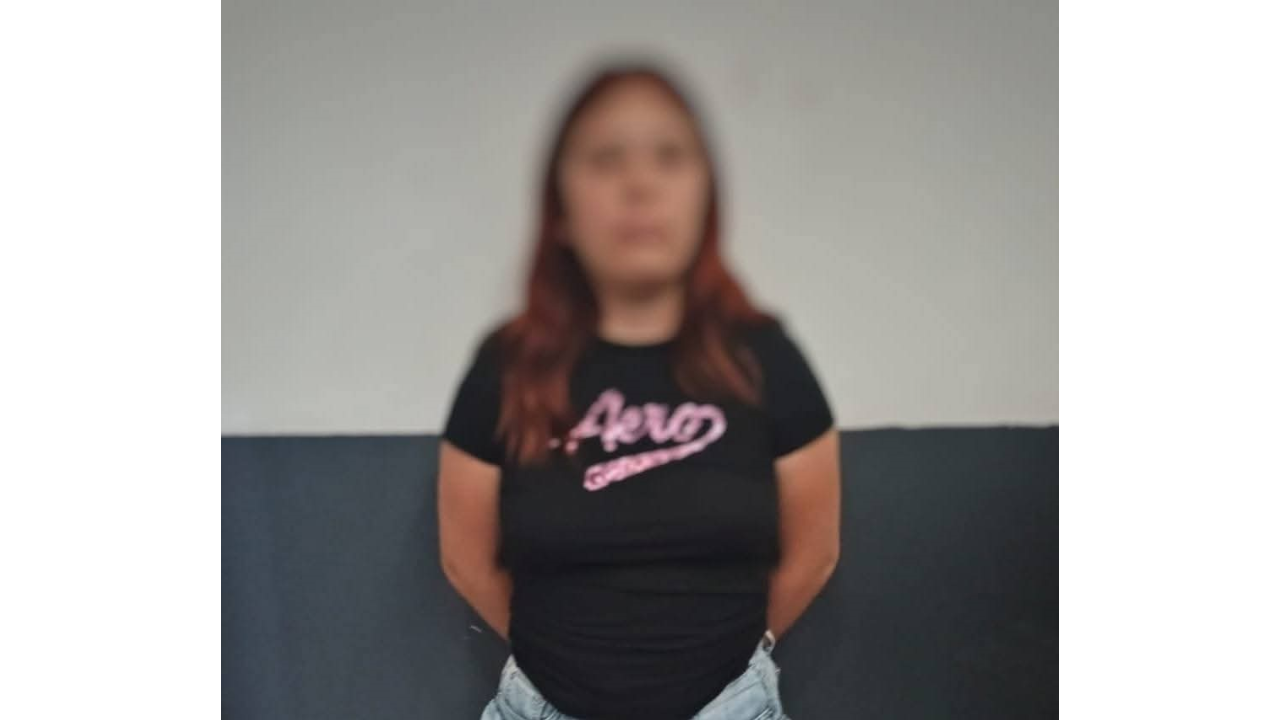 Detiene policía de Chiautempan a mujer por robo
