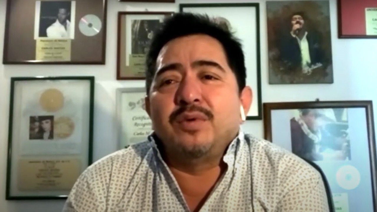 Cantante Carlos Macías, acusado de agresión por empresaria chiapaneca
