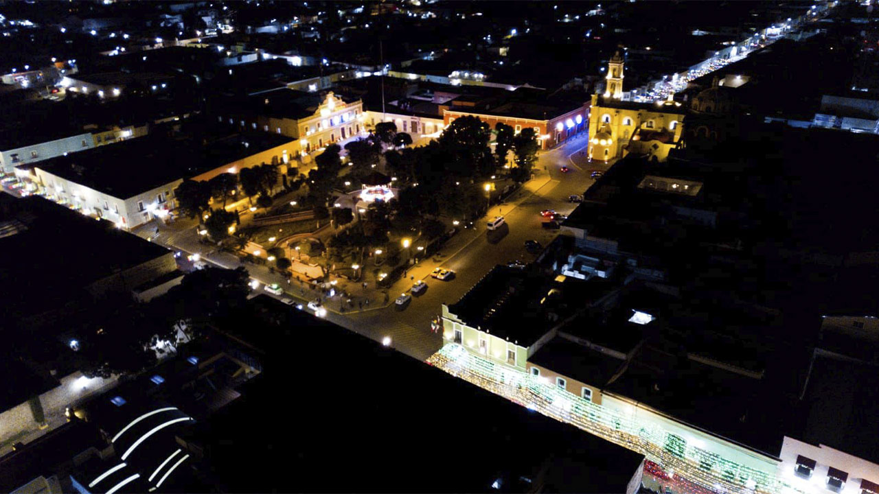 Gobierno de Huamantla reporta ante la CFE zonas sin luz a causa del derribo de poste en accidente