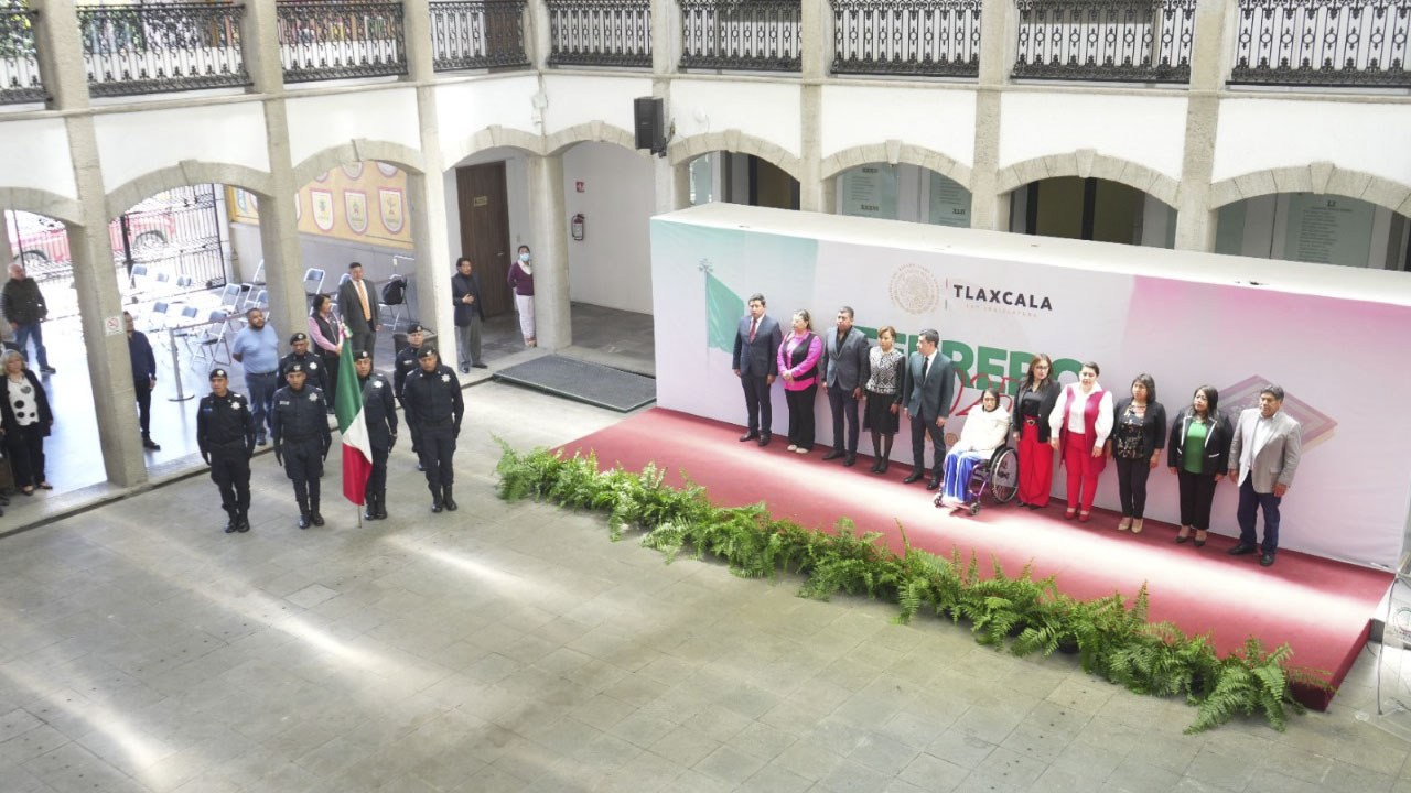 Conmemora Congreso el Día de la Bandera