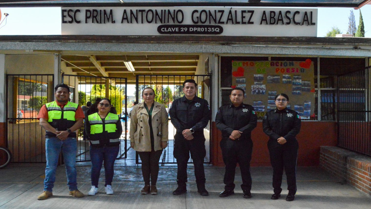 Acercamiento con escuelas de Zacatelco para prevenir emergencias con eficiencia.
