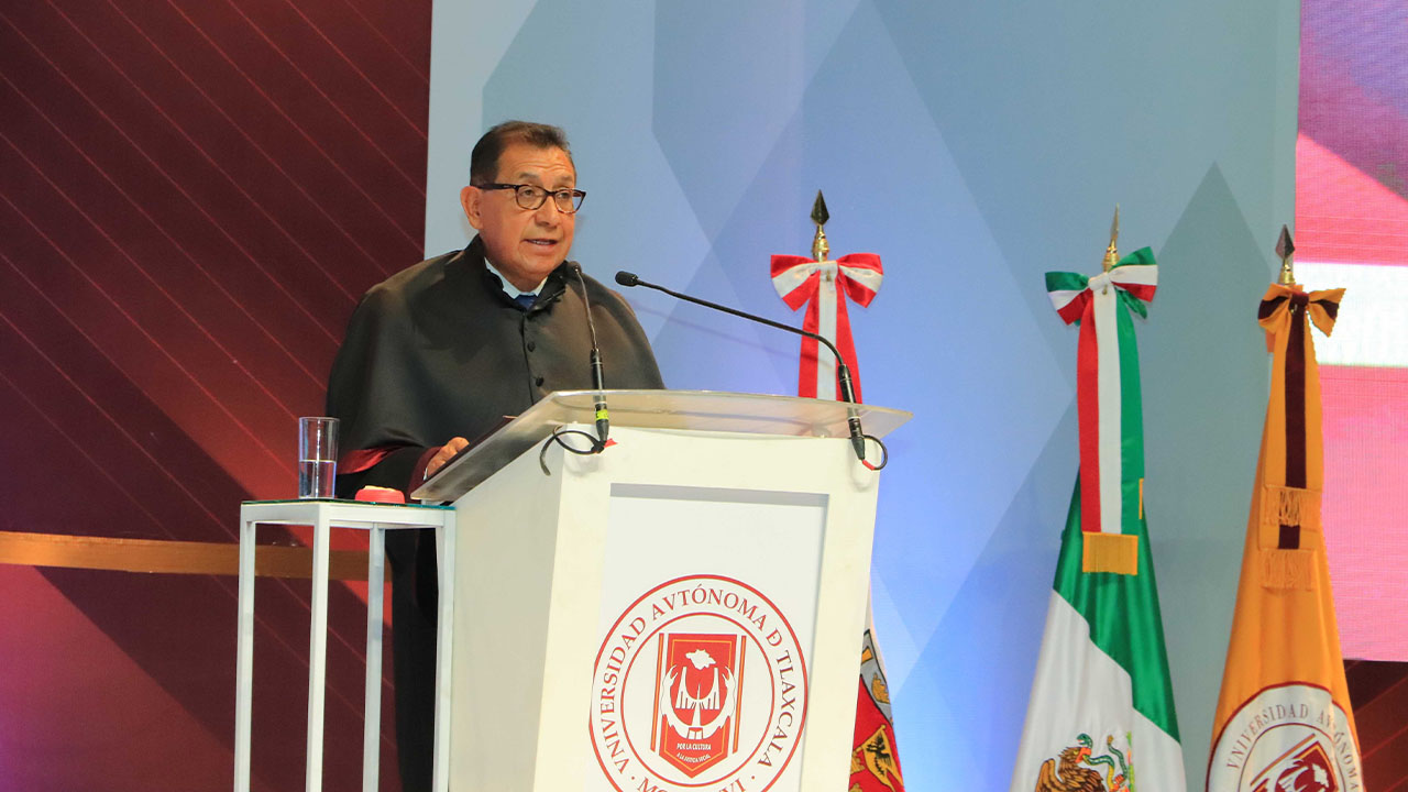 Rinde Rector de la UATx su tercer informe de actividades