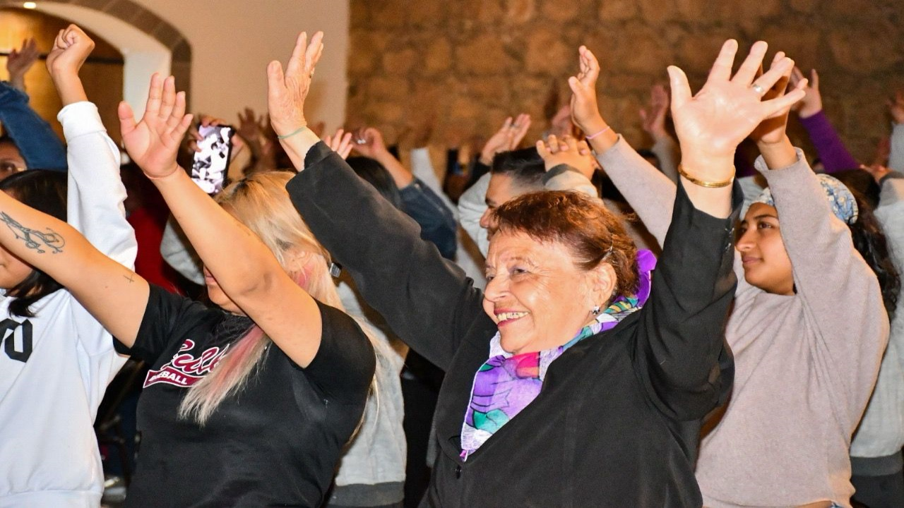 Reflexionan mujeres de Huamantla sobre su salud emocional y desarrollo personal en conferencia organizada por el gobierno municipal